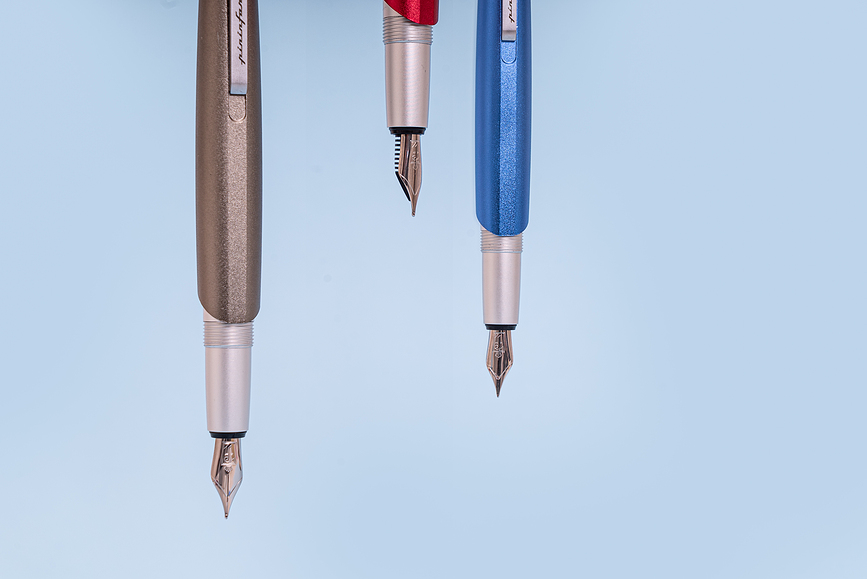 Pininfarina Pf Go Nalivno pero, titanovo