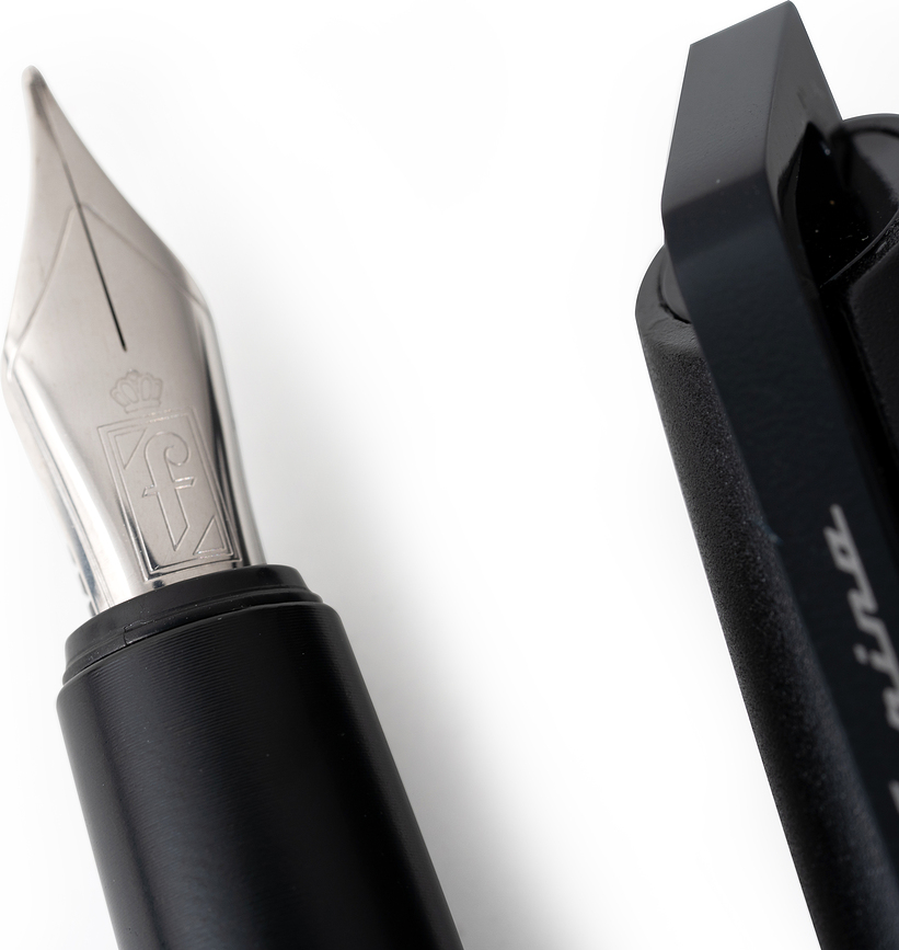 Pininfarina Pf Go Nalivpero F crno