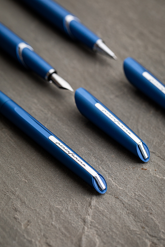 Pininfarina Pf Two B Stylo Plume, bleu