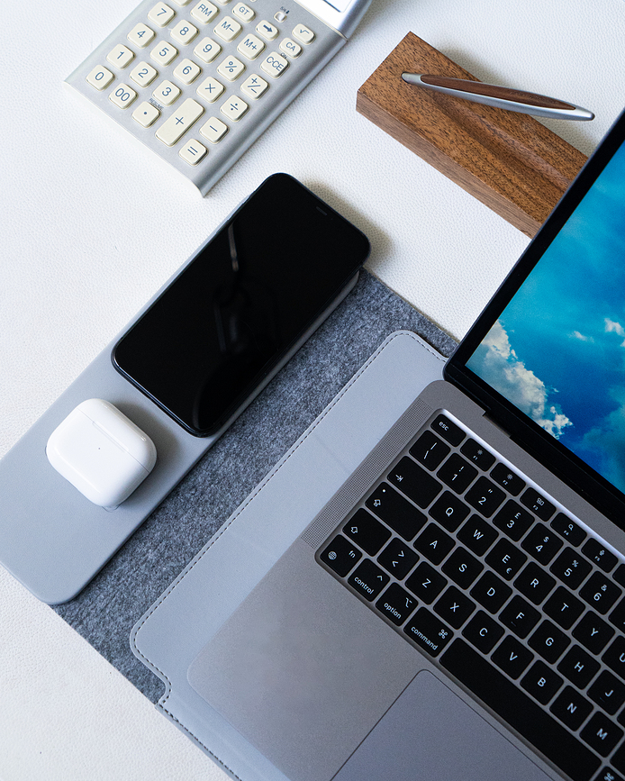 Pininfarina Support pour Ordinateur Portable avec chargeur intégré, bleu