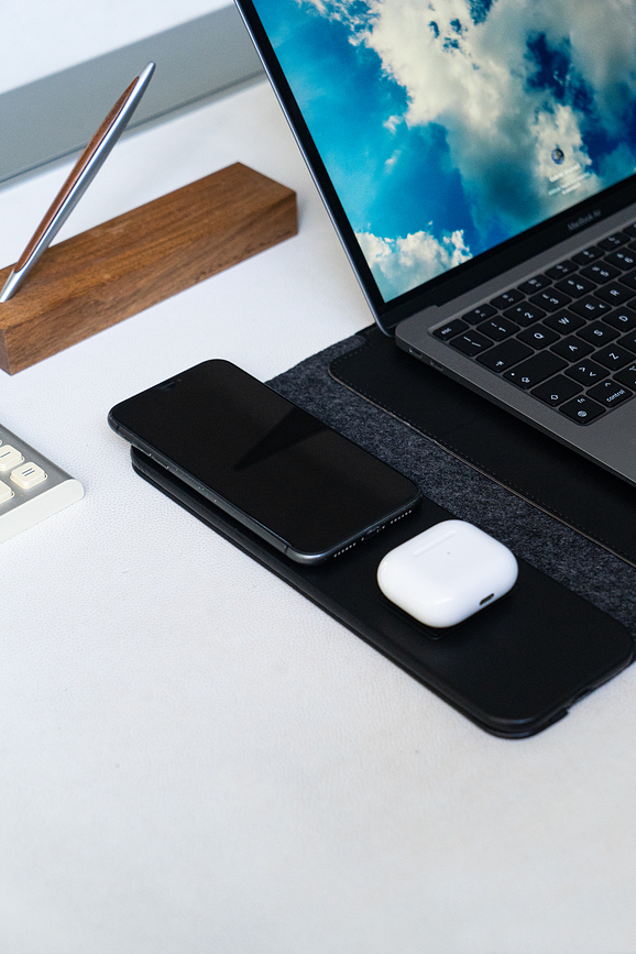 Pininfarina Support pour Ordinateur Portable avec chargeur intégré, bleu