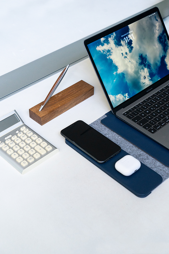 Pininfarina Support pour Ordinateur Portable avec chargeur intégré, bleu