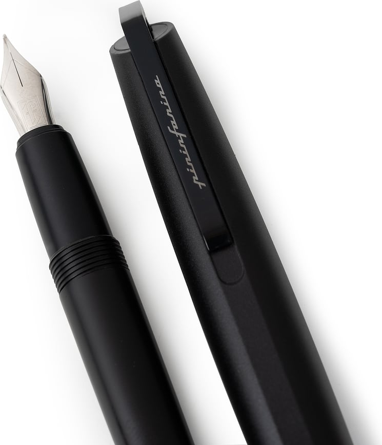 Pluma Estilográfica Pininfarina Pf Go, punta F, negra
