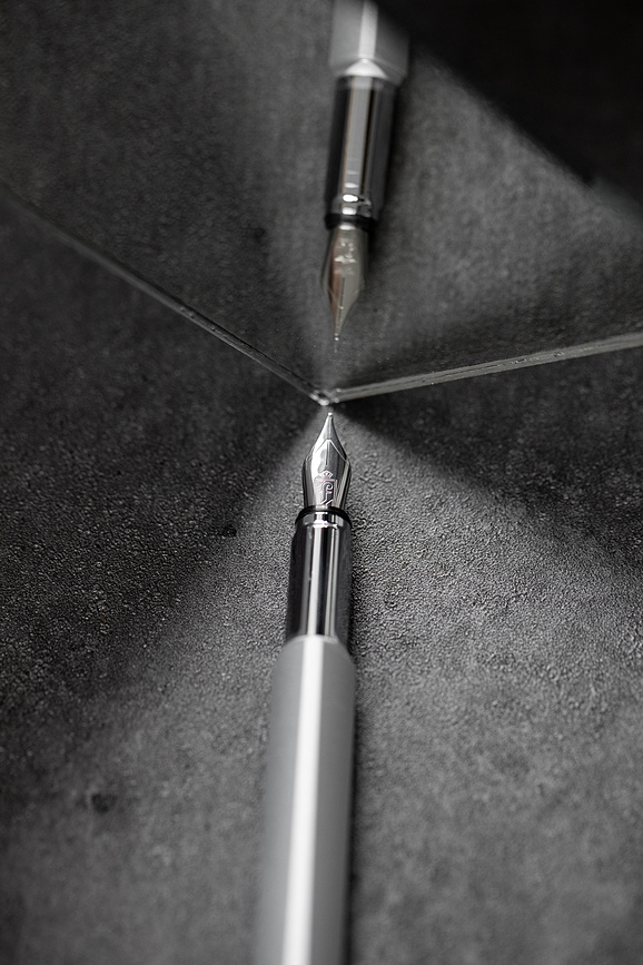 Pluma Estilográfica Pininfarina Pf One B, plateada