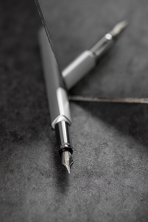 Pluma Estilográfica Pininfarina Pf One B, plateada