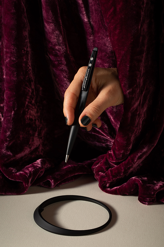 Space Stylo Plume, noir