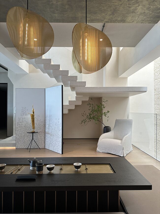 Proxima Suspension, laiton