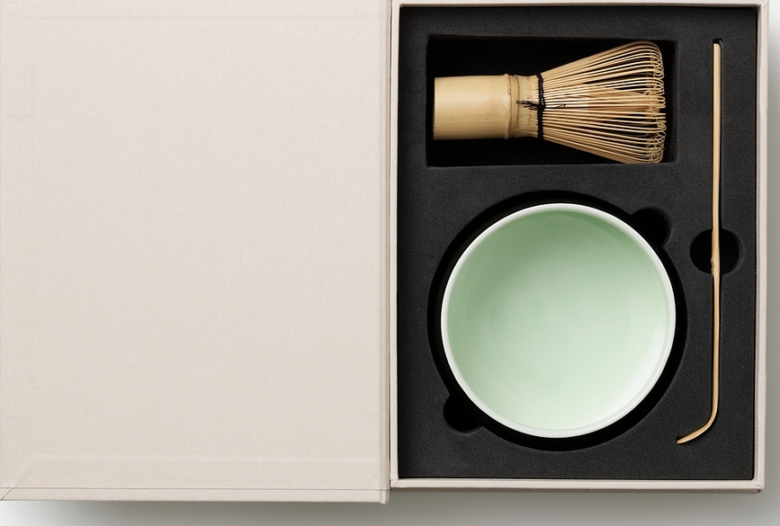 The Essentials Cafe Kitsuné Kit Matcha dans un coffret cadeau, Set 3 pièces