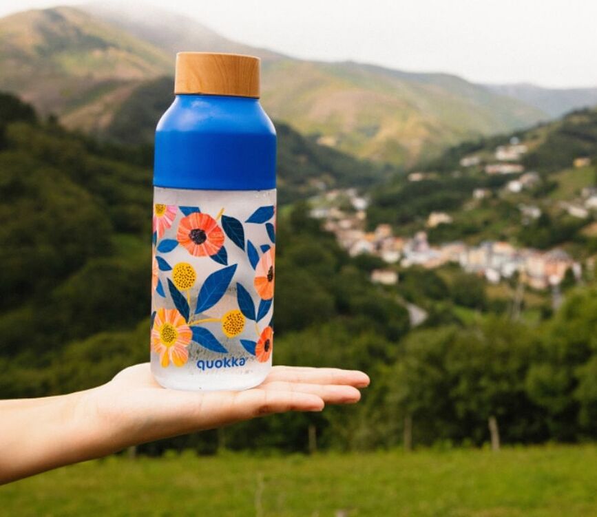 Botella de agua Quokka Ice, 570 ml, estampado Summer Garden