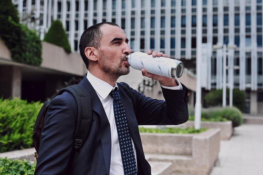 Botella térmica Quokka Solid, 630 ml, estampado serpiente