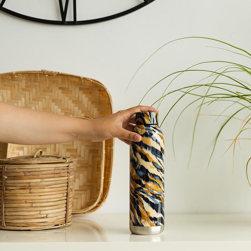 Botella térmica Quokka Solid, 630 ml, estampado serpiente