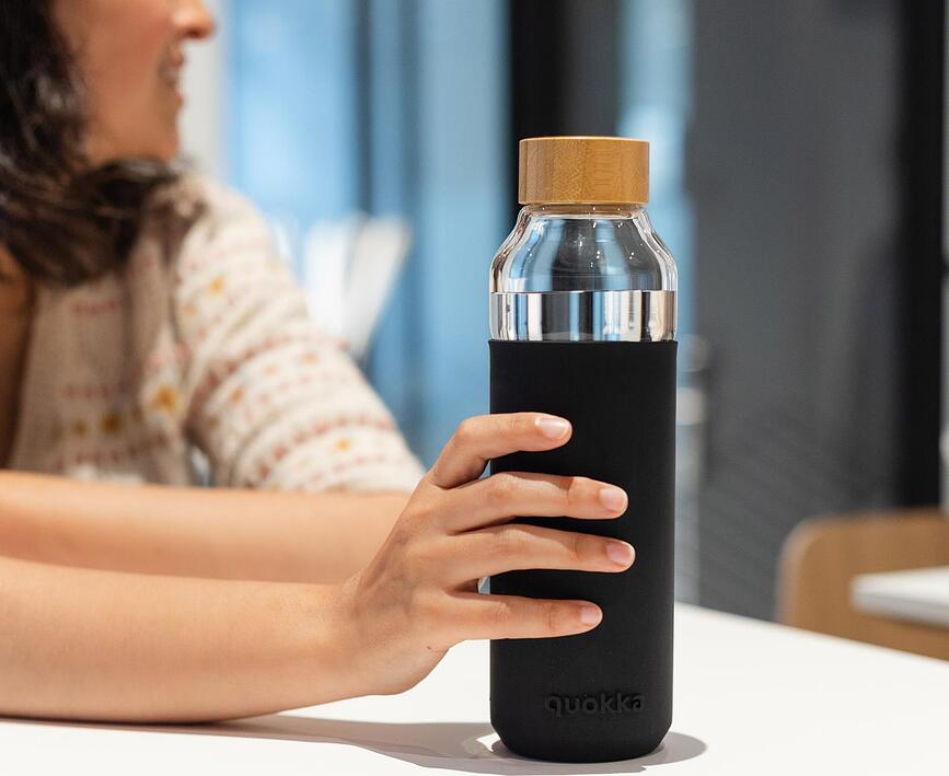 Quokka Flow Steklenica za vodo, 660 ml, neonsko zelena, steklena