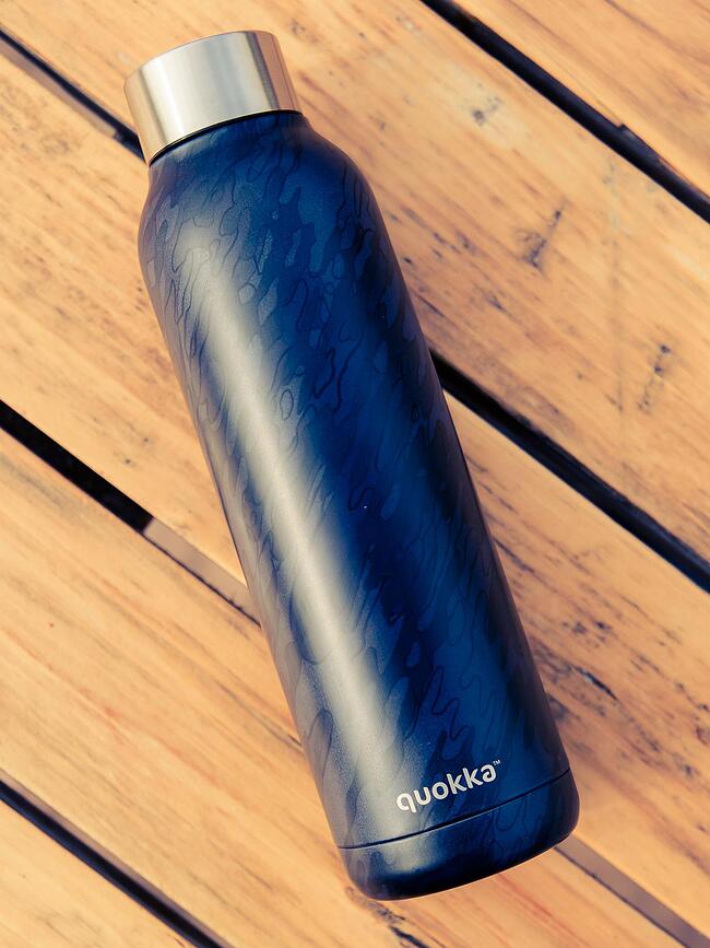 Quokka Solid Bouteille Isotherme 630 ml, motif serpent