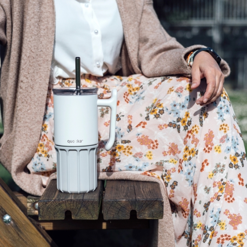 Quokka Umi Termovka s slamico, 720 ml, svetlo siva