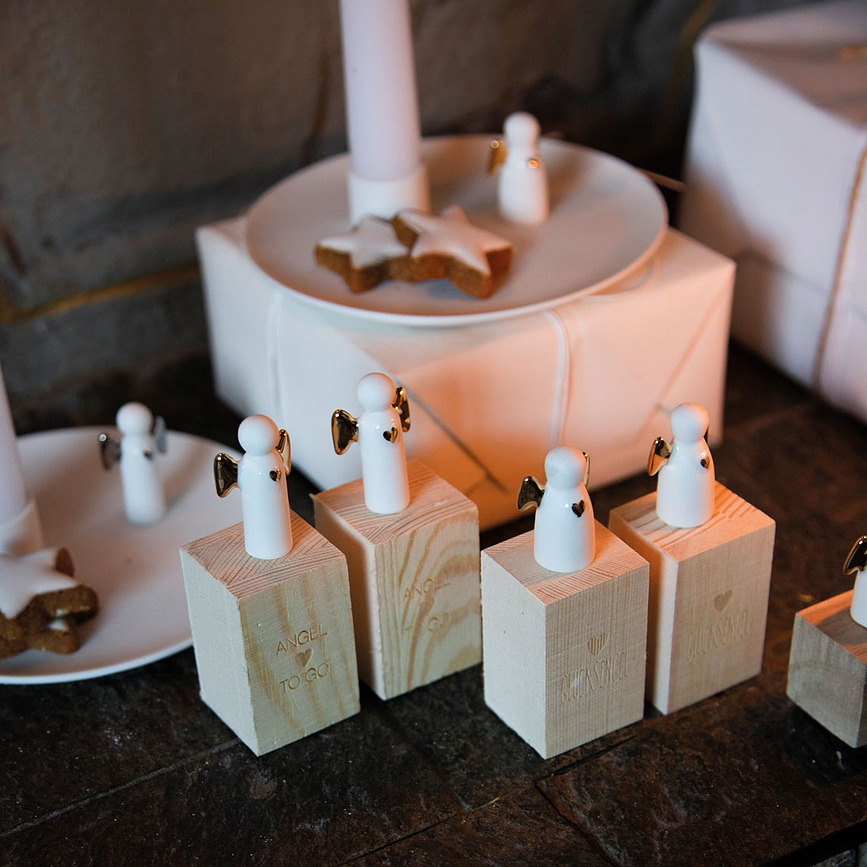 Raeder Amulet motiv anđela u drvenoj kutiji