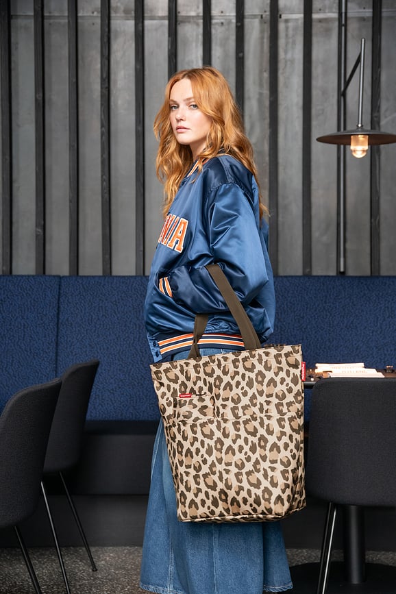 Bolsa con neceser Reisenthel Twist, gris oscuro, Set de 2 piezas