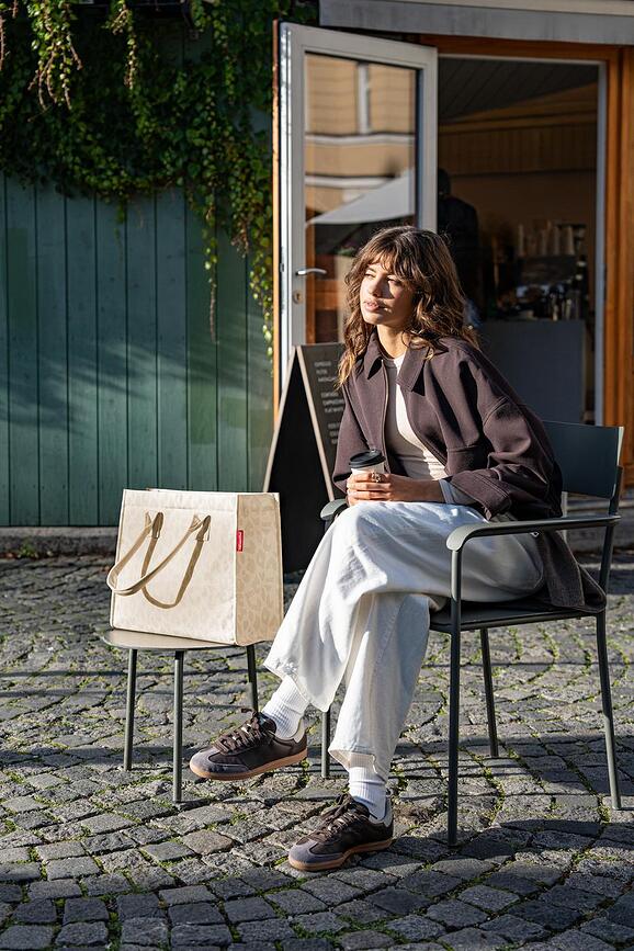 Borsa Daily Shopper riciclata, a righe nere e bianche