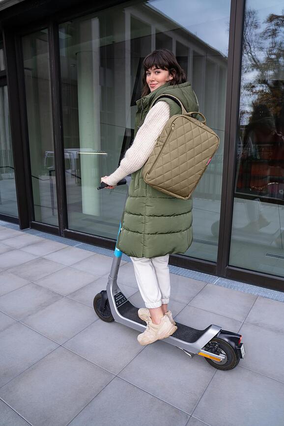 Classic Σακίδιο Πλάτης, M, καπιτονέ, μαύρο