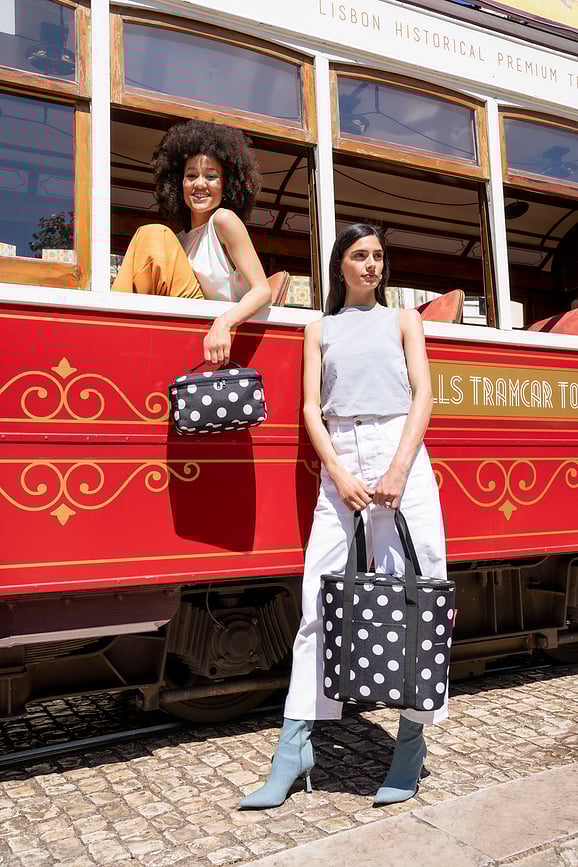 Neceser Beautycase, de lunares blancos