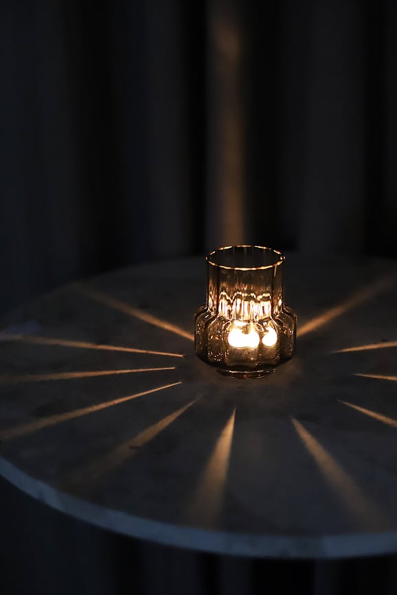 Portavelas Hurricane Reflections No.25, para vela de té, marrón