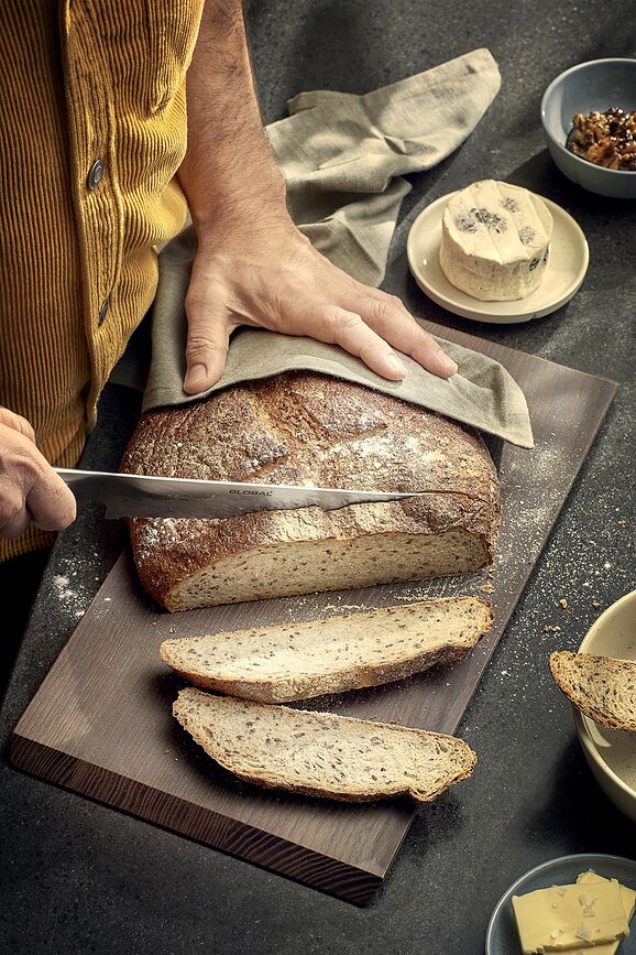 Tabla de cortar de madera de fresno Rå, 51 cm