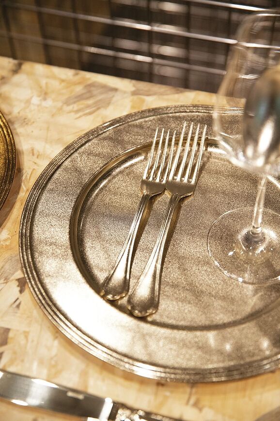 Avenue Plat de Service 31 cm, acier poli