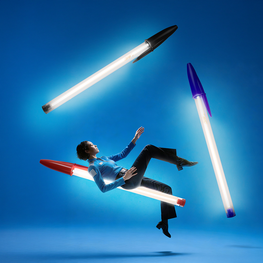 BIC LED tak- eller vägglampa 173 cm, blå