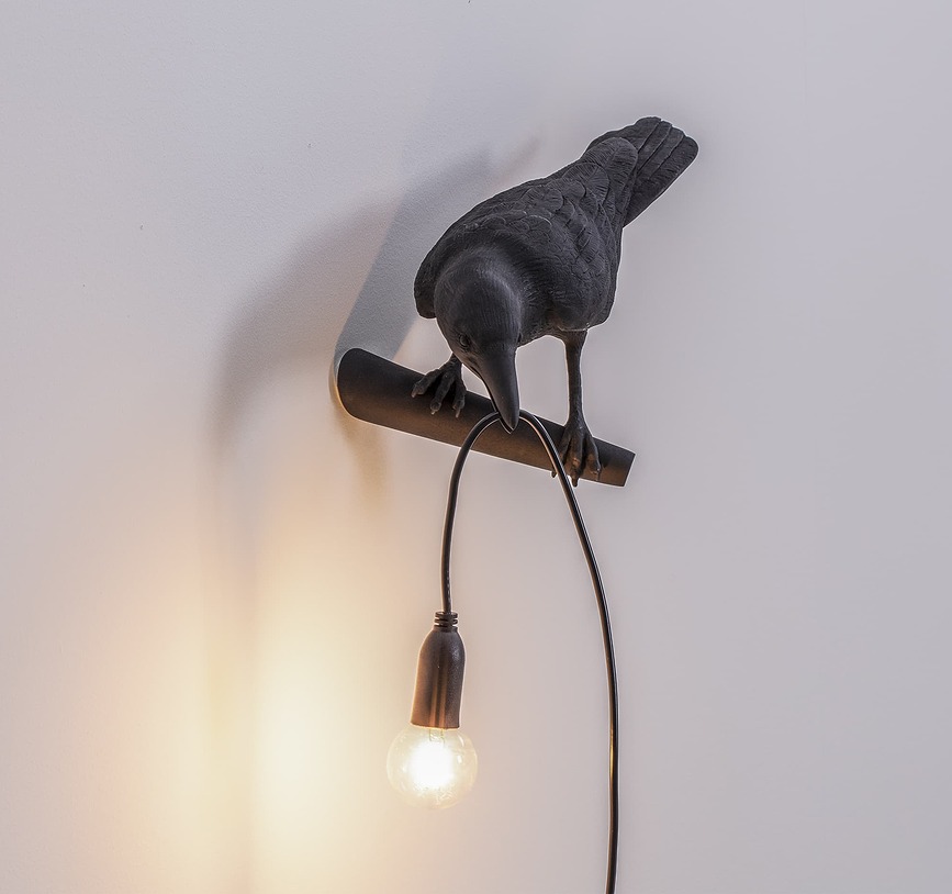 Bird Lampa gleda lijevo crna