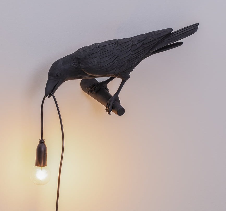 Bird Lampa gleda lijevo crna