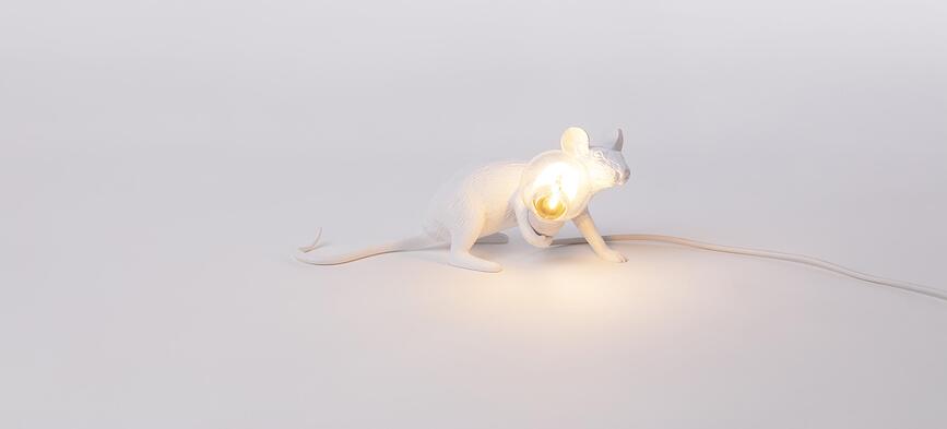 Mouse Svetilka sedeča, z USB vtičnico, bela