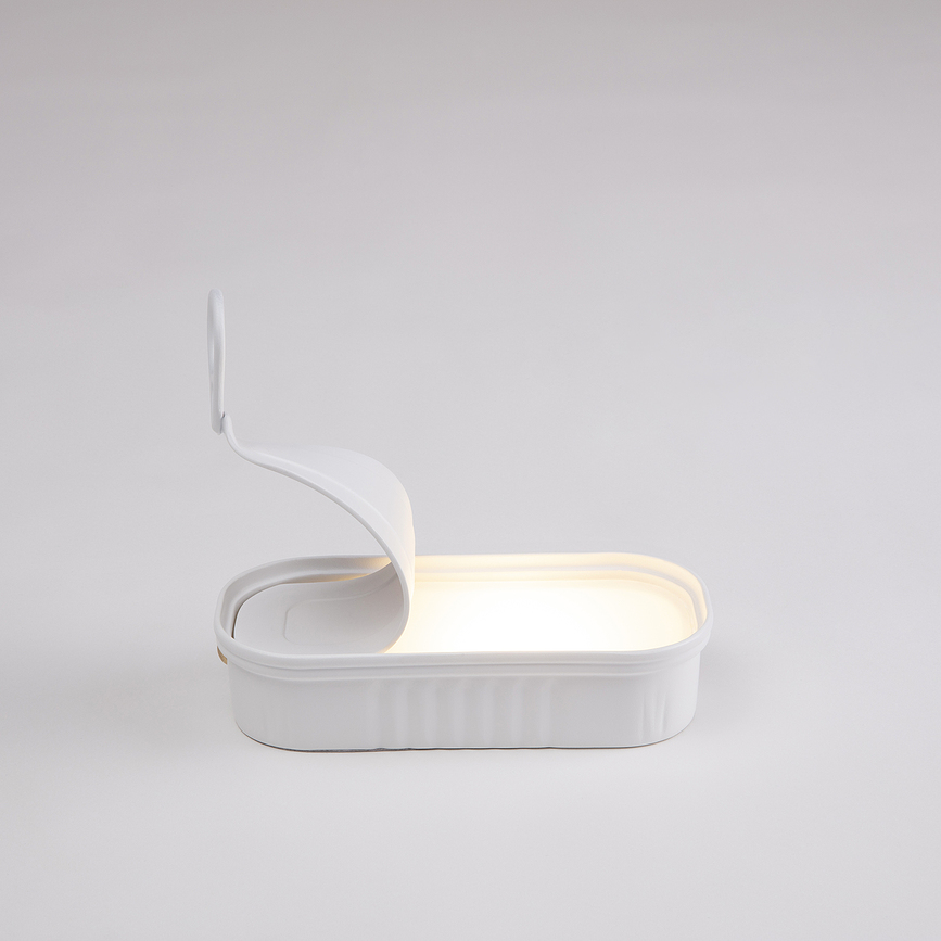 Sardina LED Svetilka z USB vtičnico