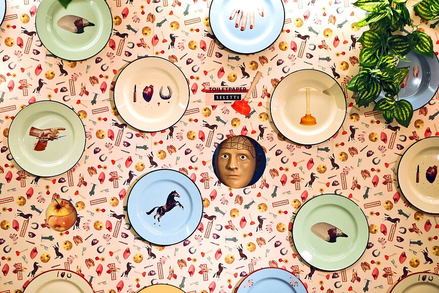 Seletti Wears Toiletpaper Tanjur emajlirani s motivom jabuke