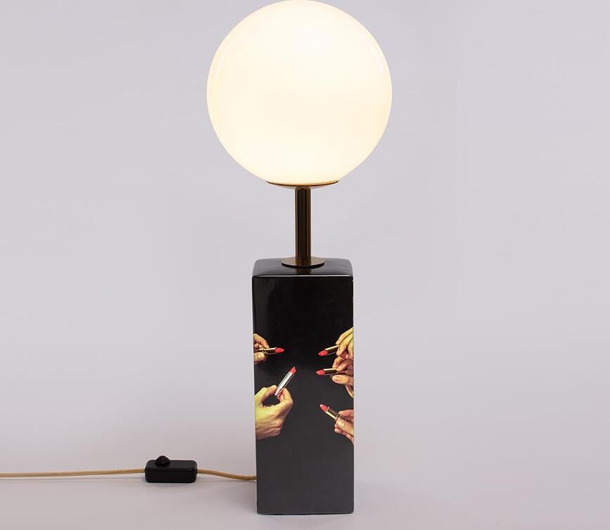 Toiletpaper Lipstick Lampa porculanska