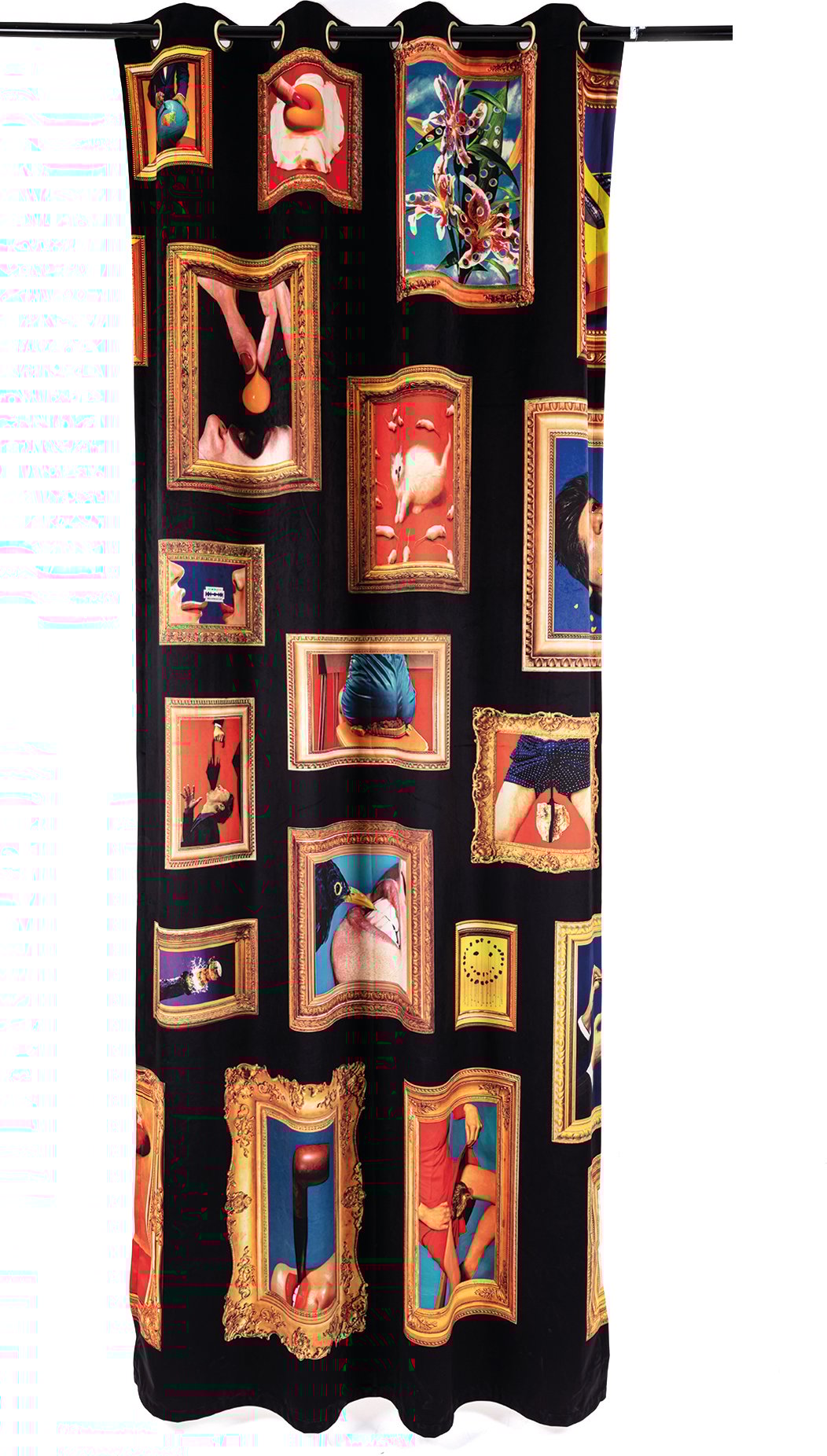 Zasłona do salonu Toiletpaper Frames prawa