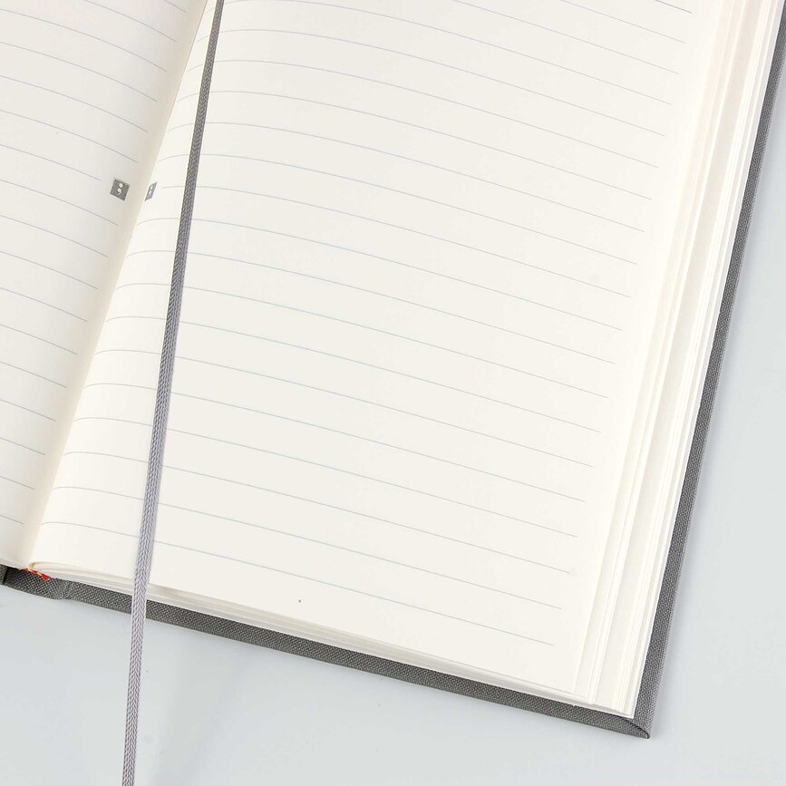 Cuaderno rayado Uni Classic, A4, burdeos