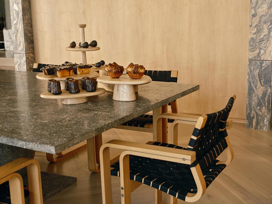 Estantería Dune de dos niveles, de fresno negro