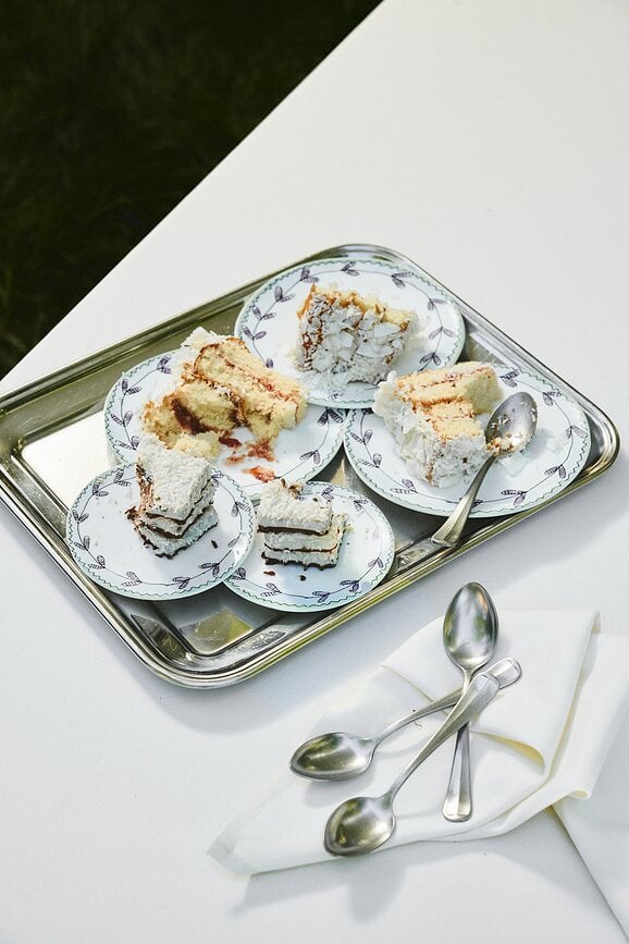 Juego de vajilla Midnight Flowers Blossom Milk, 6 piezas