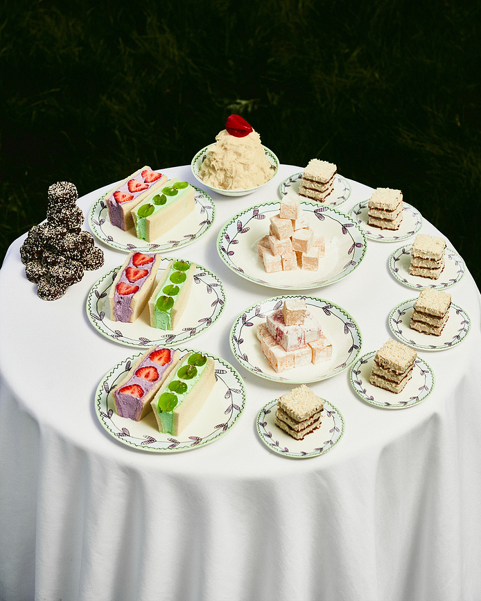 Midnight Flowers Camelia Πιάτο Βαθύ, 18 εκ., μελιτζανί