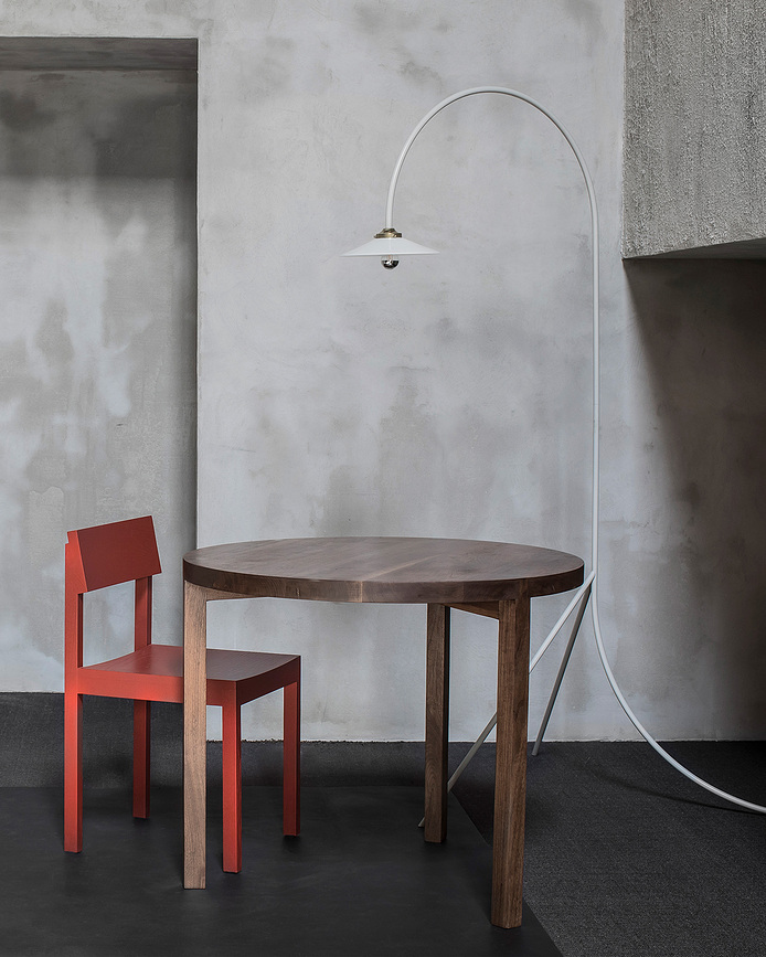 N°1 Podna Lampa 190 cm crna