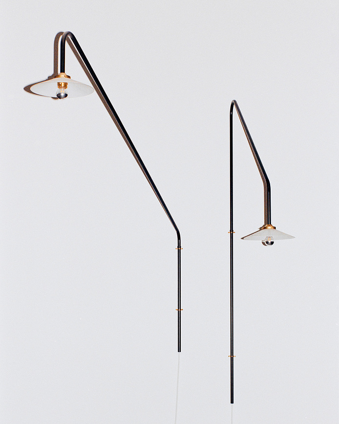 N°1 Stenska svetilka, 140 cm, črna