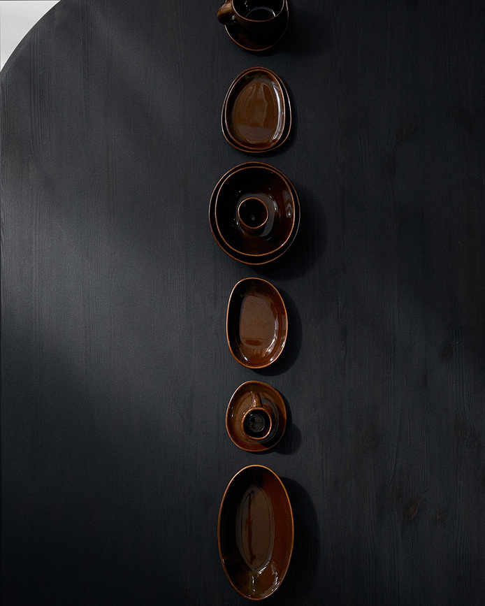 Out of Lines Plat de service ovale, 36 cm, marron et noir