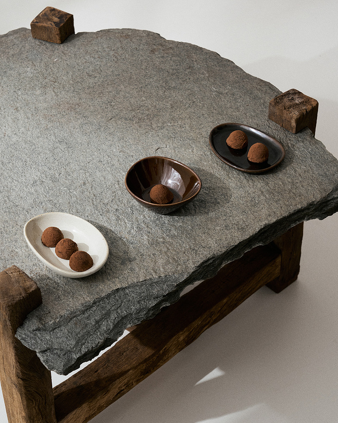 Out of Lines Skleda, 150 ml, rjavo-črna