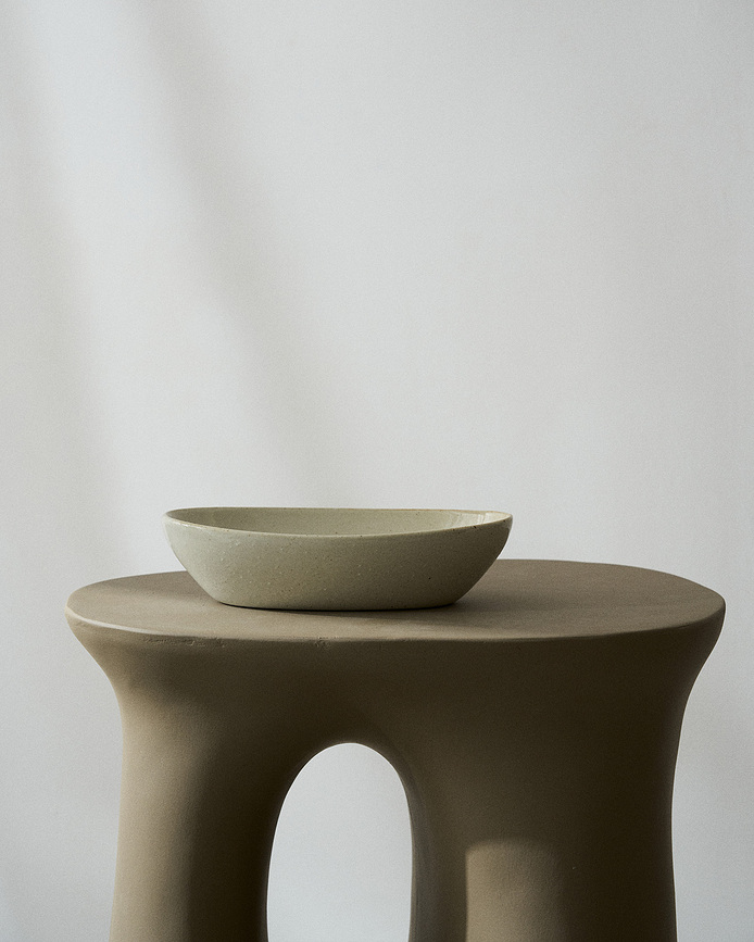 Out of Lines Posoda za serviranje ovalna, 36 cm, rjavo-črna