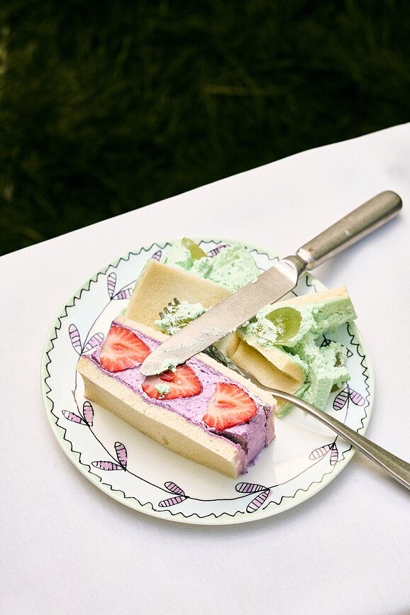 Service de vaisselle Midnight Flowers Blossom Milk, 6 pièces
