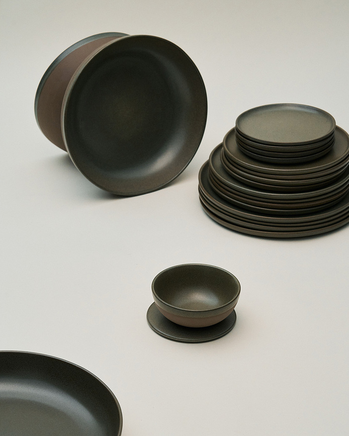 Surface Assiette Plate 24 cm, gris et noir