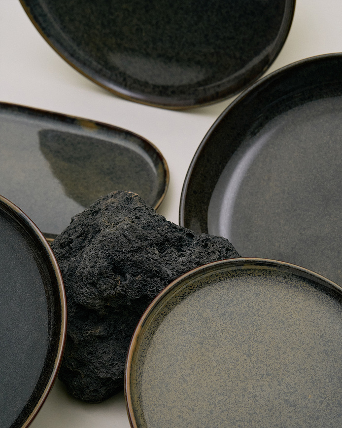 Surface Pladanj ovalni 35,5 cm crno-sivi