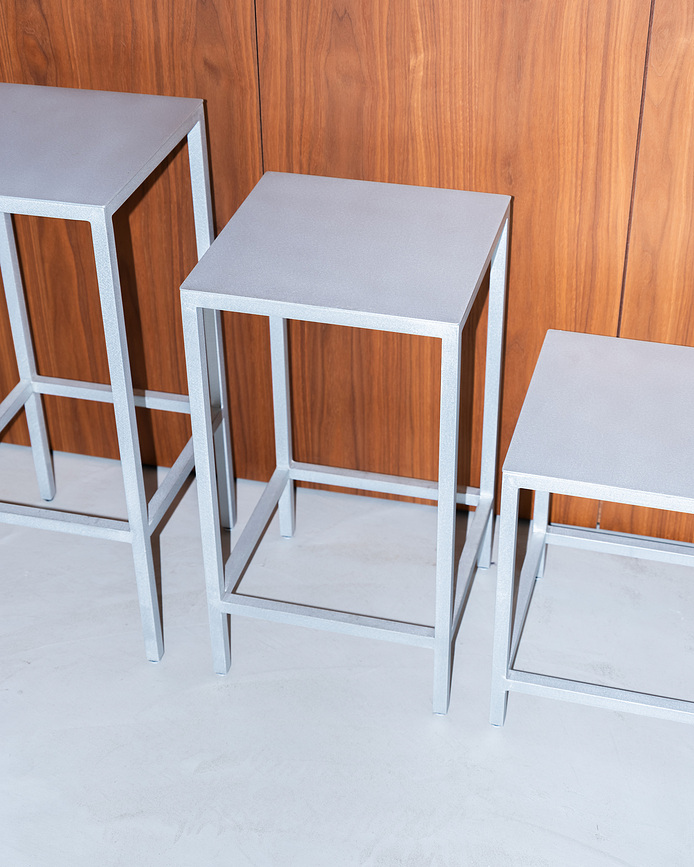 Alu Hocker 45 cm, grau