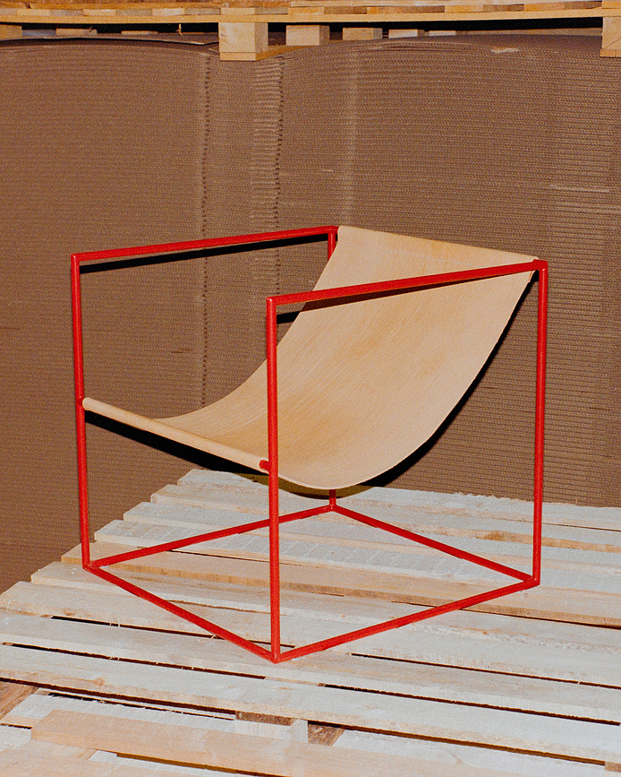 Záhradné ležadlo Valerie Objects 81 cm, kožené, červený rám