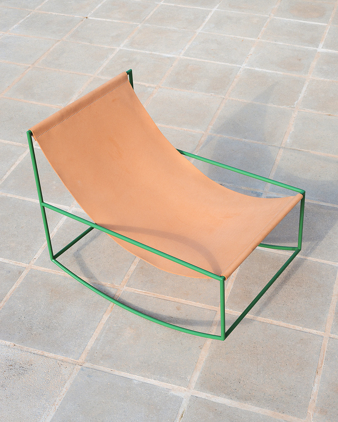 Zahradní lehátko Valerie Objects 81 cm, kožené, červený rám