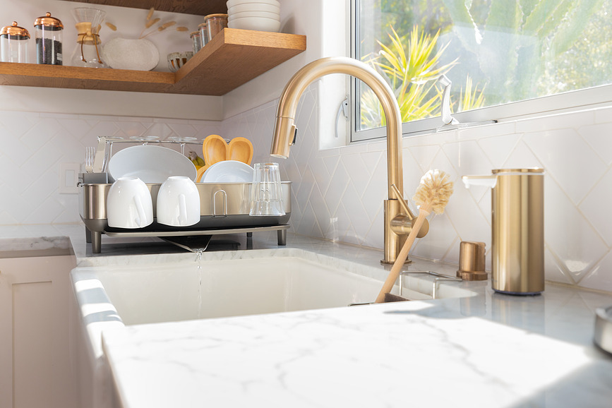 Simplehuman Égouttoir à Vaisselle avec supports pour tasses et verres à pied, gris